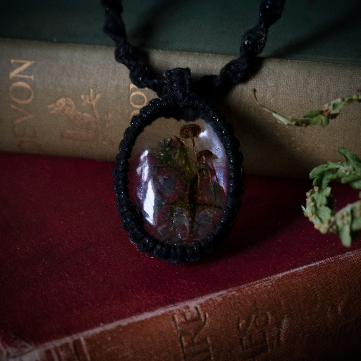 Heart of the Moors Necklace (Black)